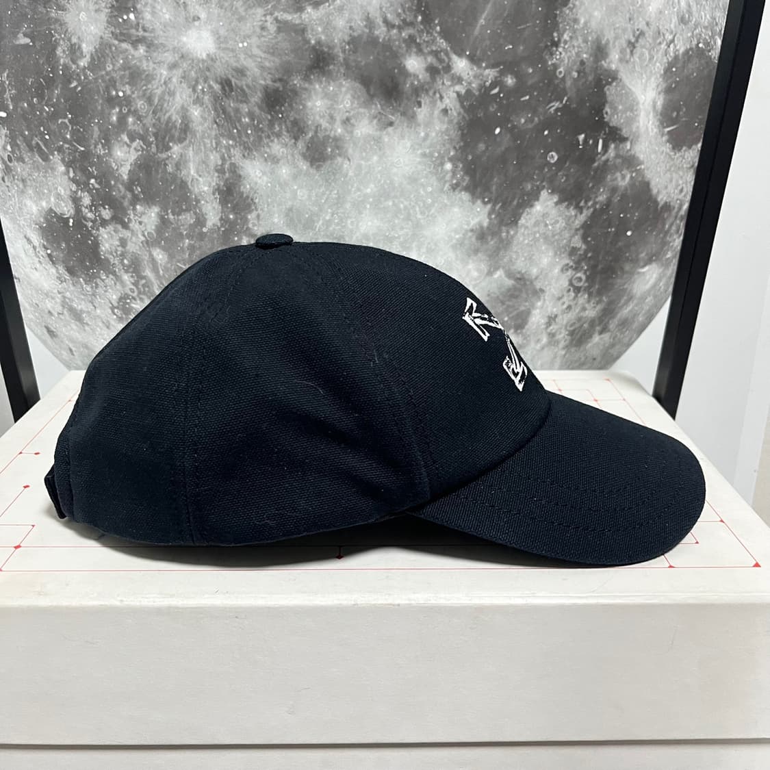  정품 OS) 오프화이트 애로우 볼캡 모자 상품이미지3