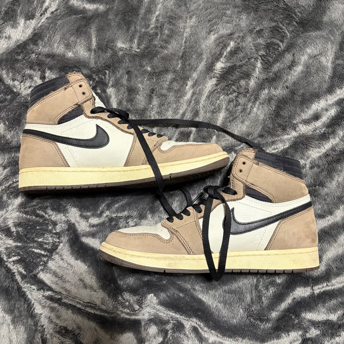 조던1 og 트레비스스캇 모카 275 상품이미지1