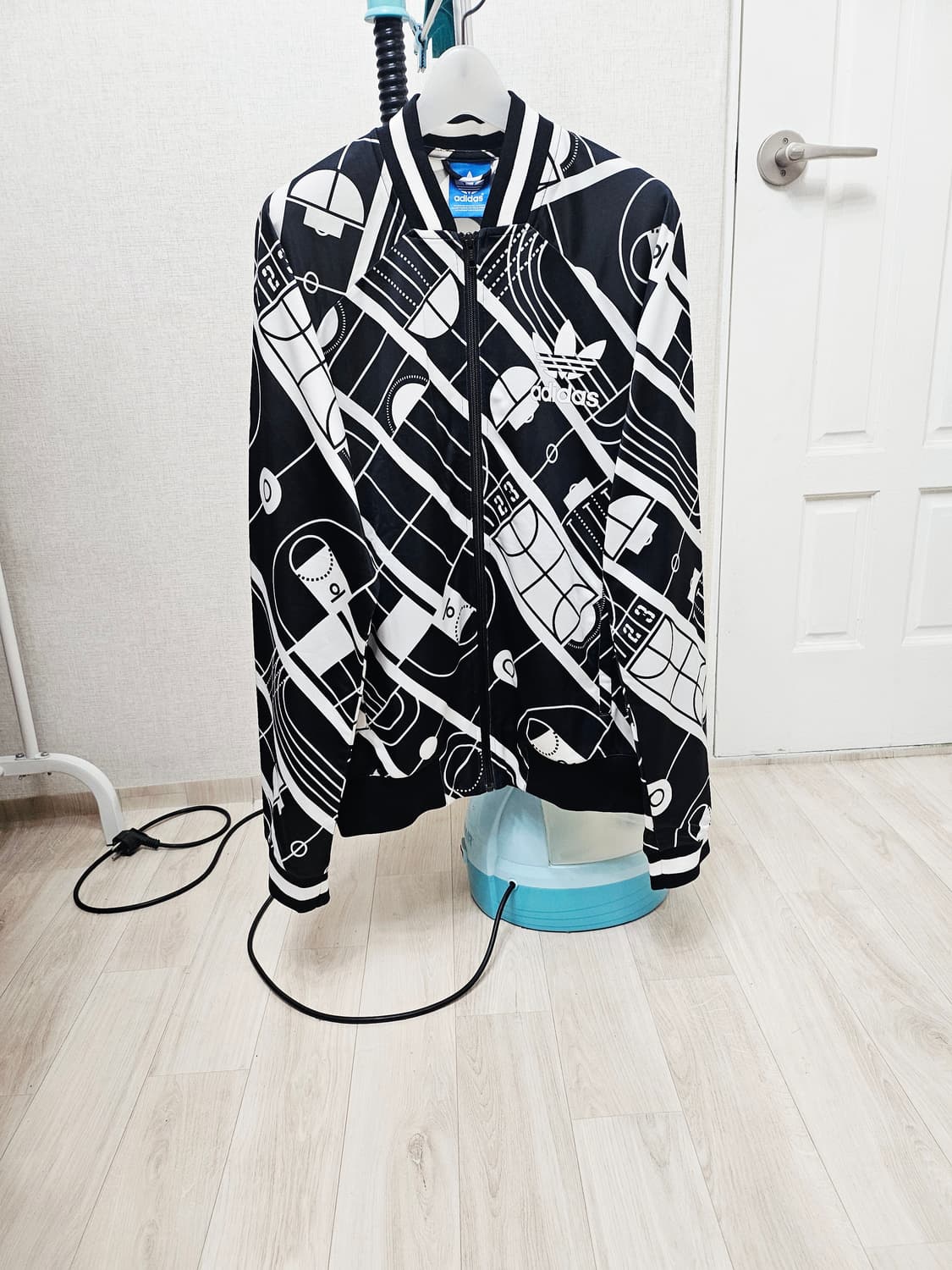 (105~110)2XL☆초희귀☆ 아디다스 파이어버드[흰검]패턴 트랙탑져지 상품이미지1