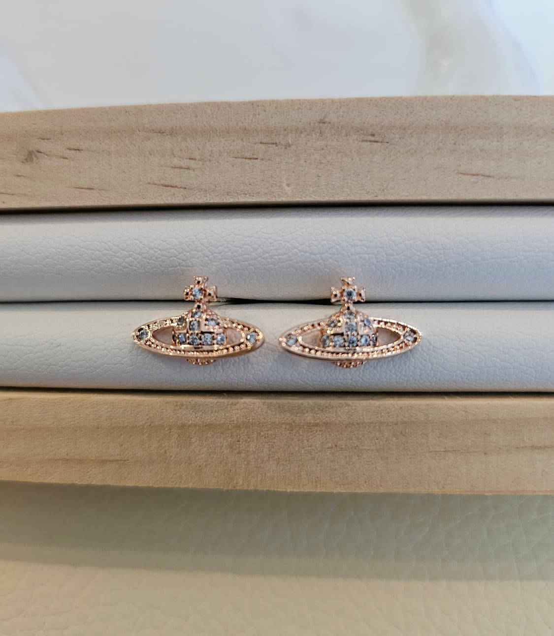 비비안웨스트우드 업사이클링 로즈골드 미니 귀걸이 상품이미지1