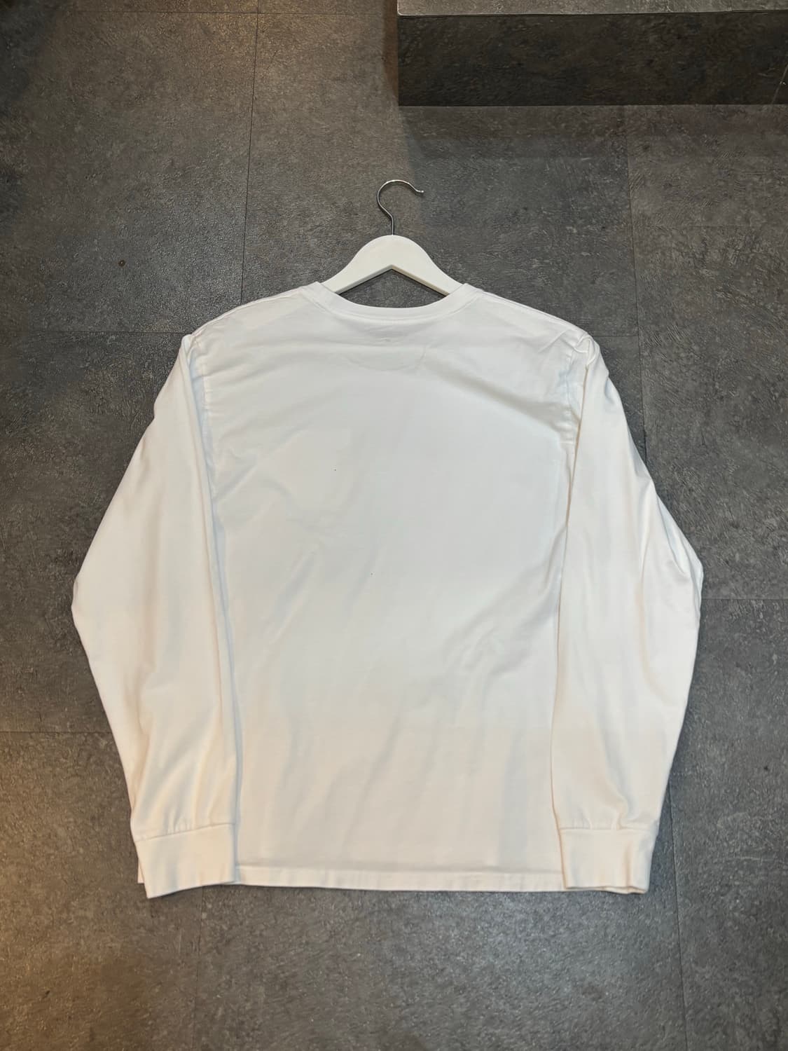 칼하트 WIP 긴팔 티셔츠 화이트 M 상품이미지3
