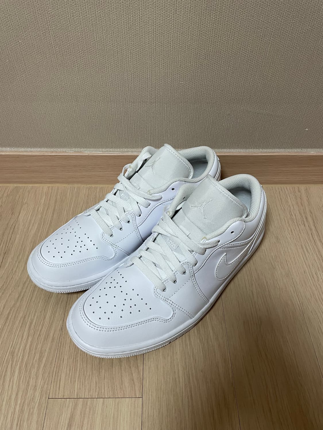 조던 1 로우 트리플 화이트 275 상품이미지1