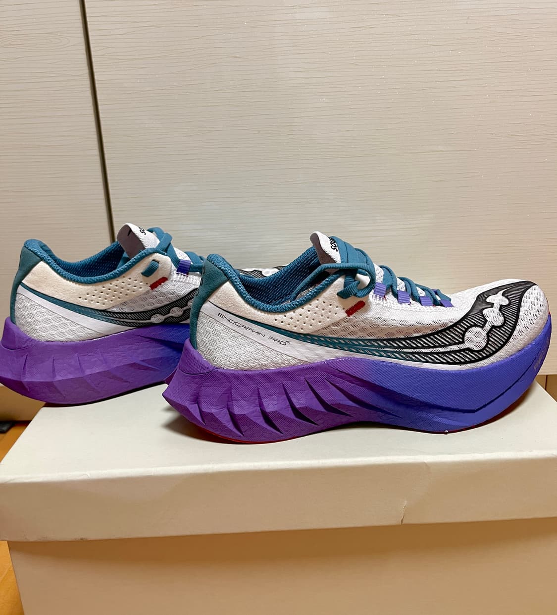 써코니 엔돌핀 프로4 235 상품이미지3