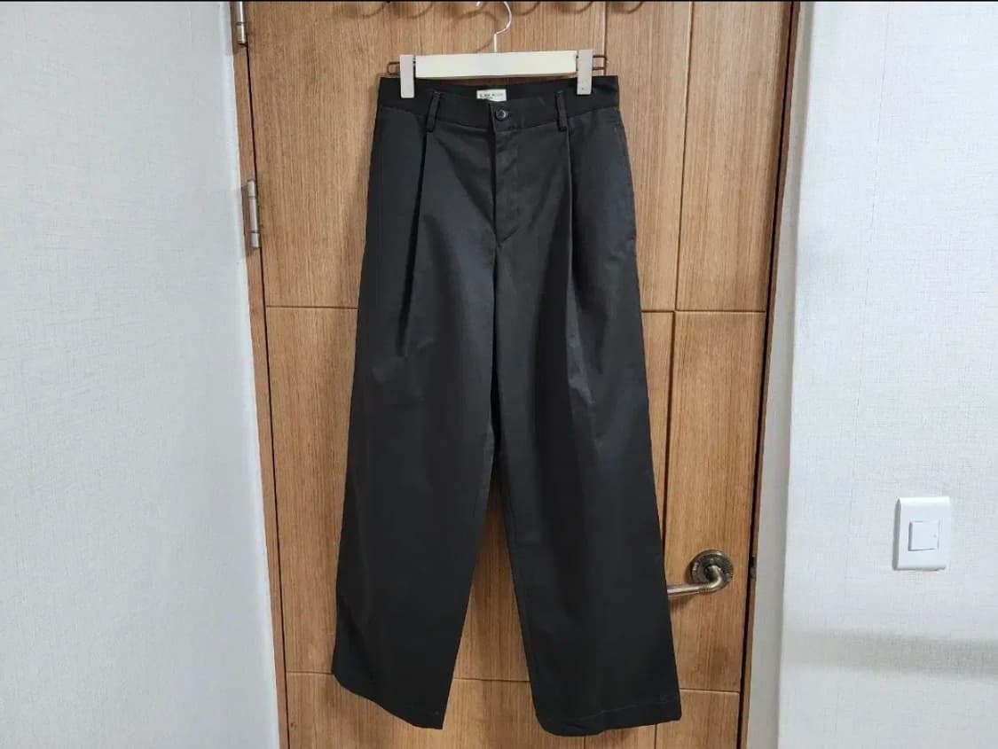 (0)블랭크룸 원턱 와이드 치노 팬츠 상품이미지1