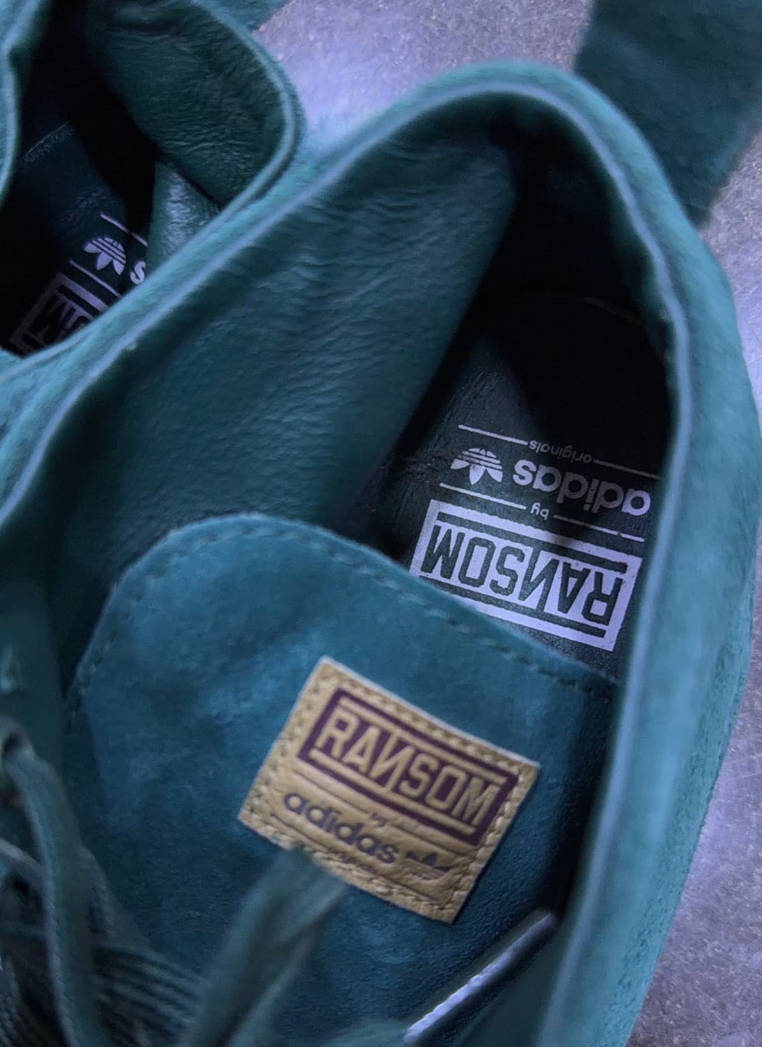 아디다스 랜섬 블러프 스웨이드 왈라비 265 상품이미지5