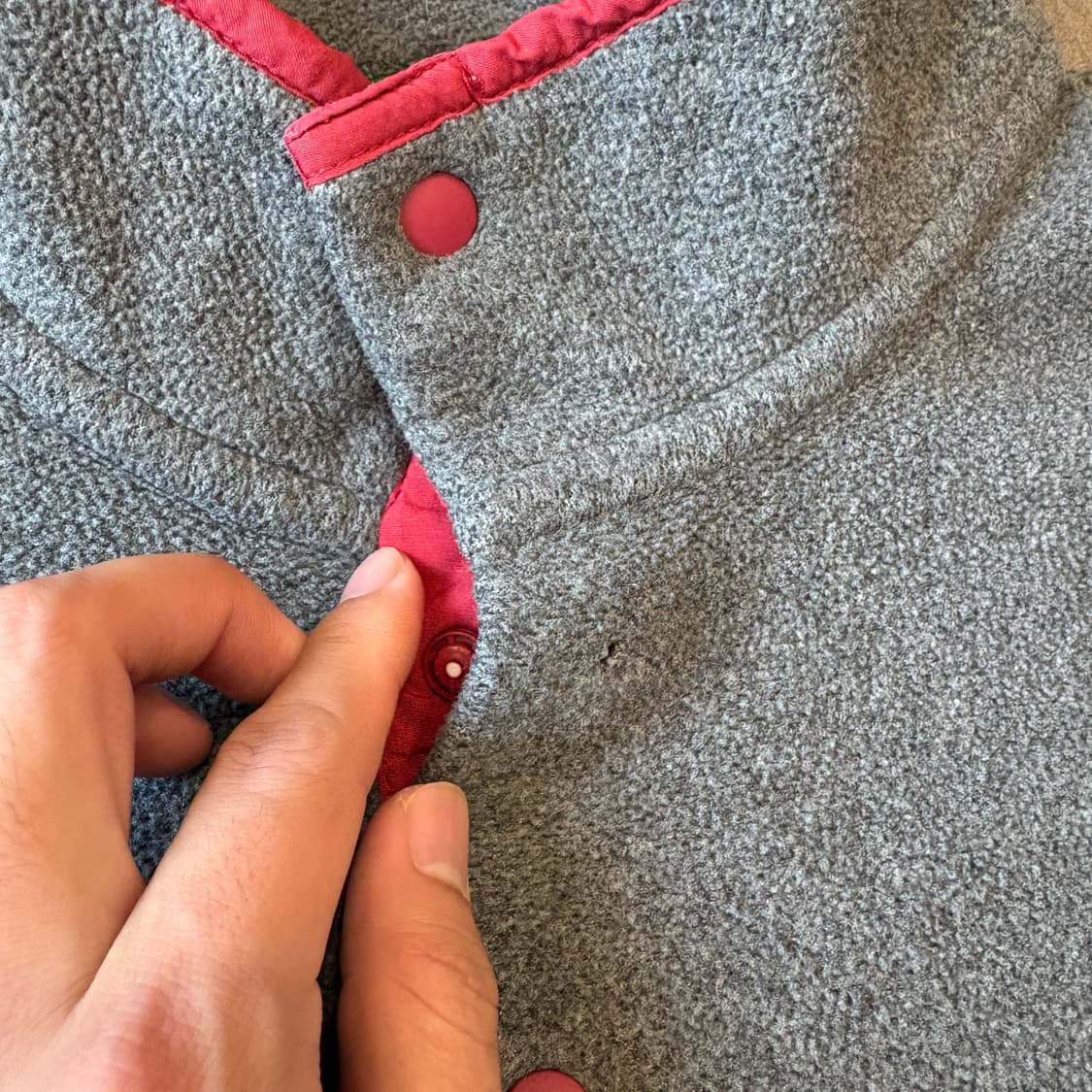 파타고니아 정품 신칠라 그레이 스냅티  상품이미지7