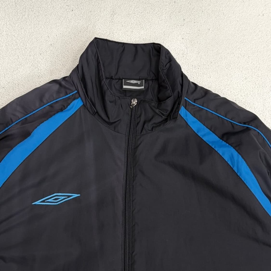 UMBRO 올드스쿨 배색 바람막이 패딩 자켓 105 상품이미지3