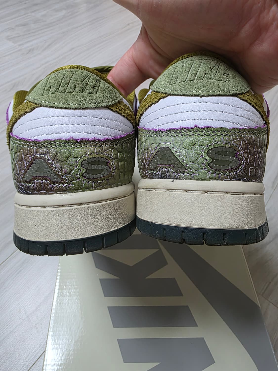 [275] 나이키 x 알렉시스 사블론 sb 덩크로우프로 화이트앤퍼시픽모스 상품이미지5