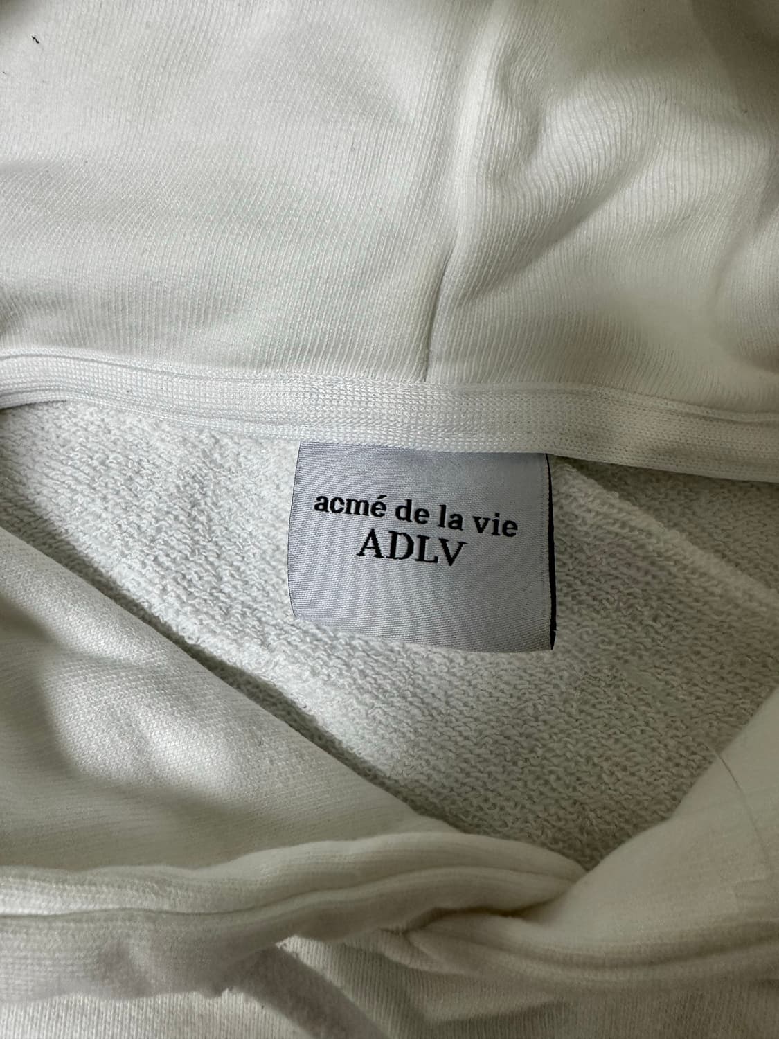 아크메드라비 흰색 도넛 후드티 상품이미지4