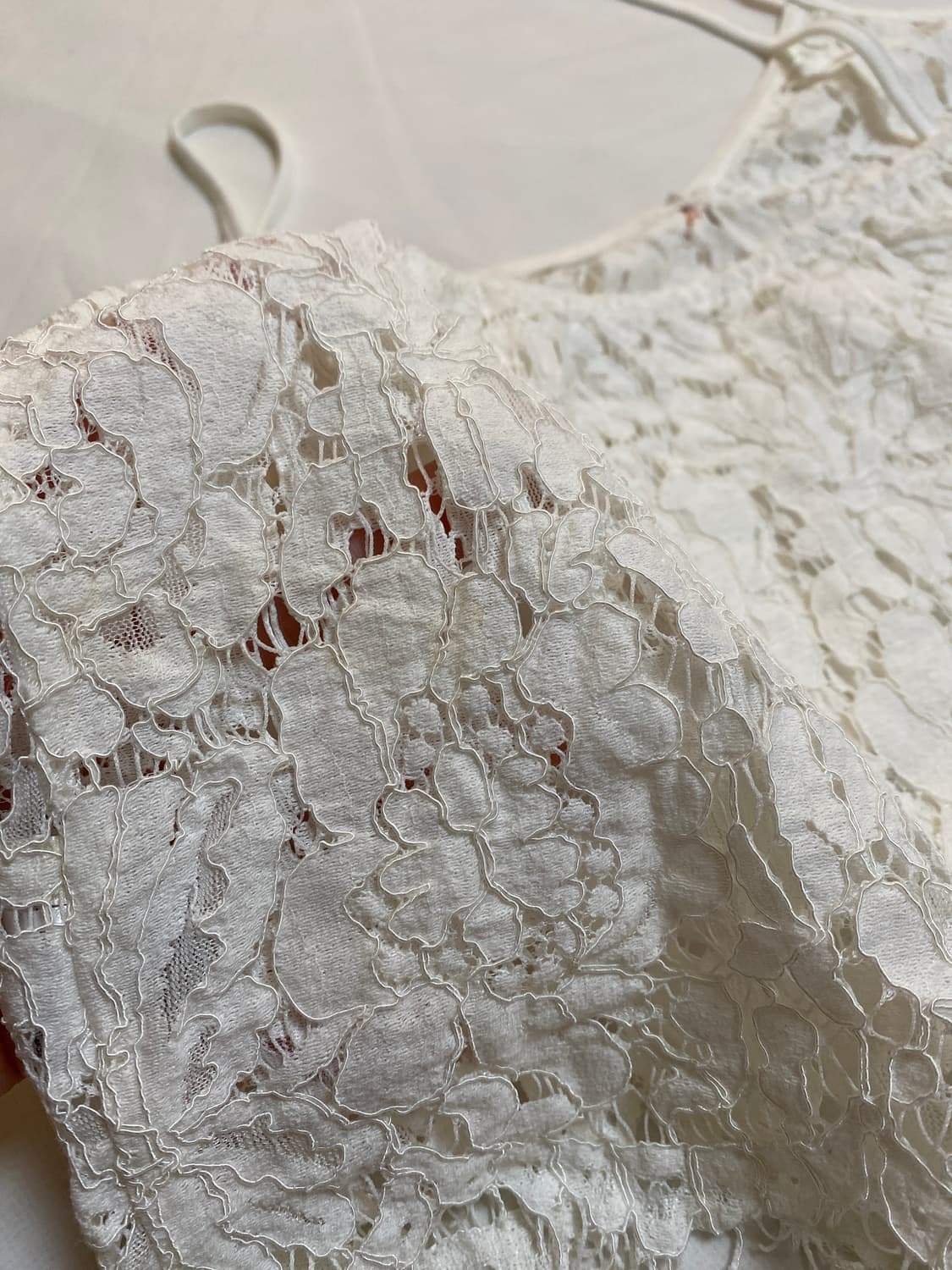 Romantic Sheer Lace Rose Slip Top 상품이미지5