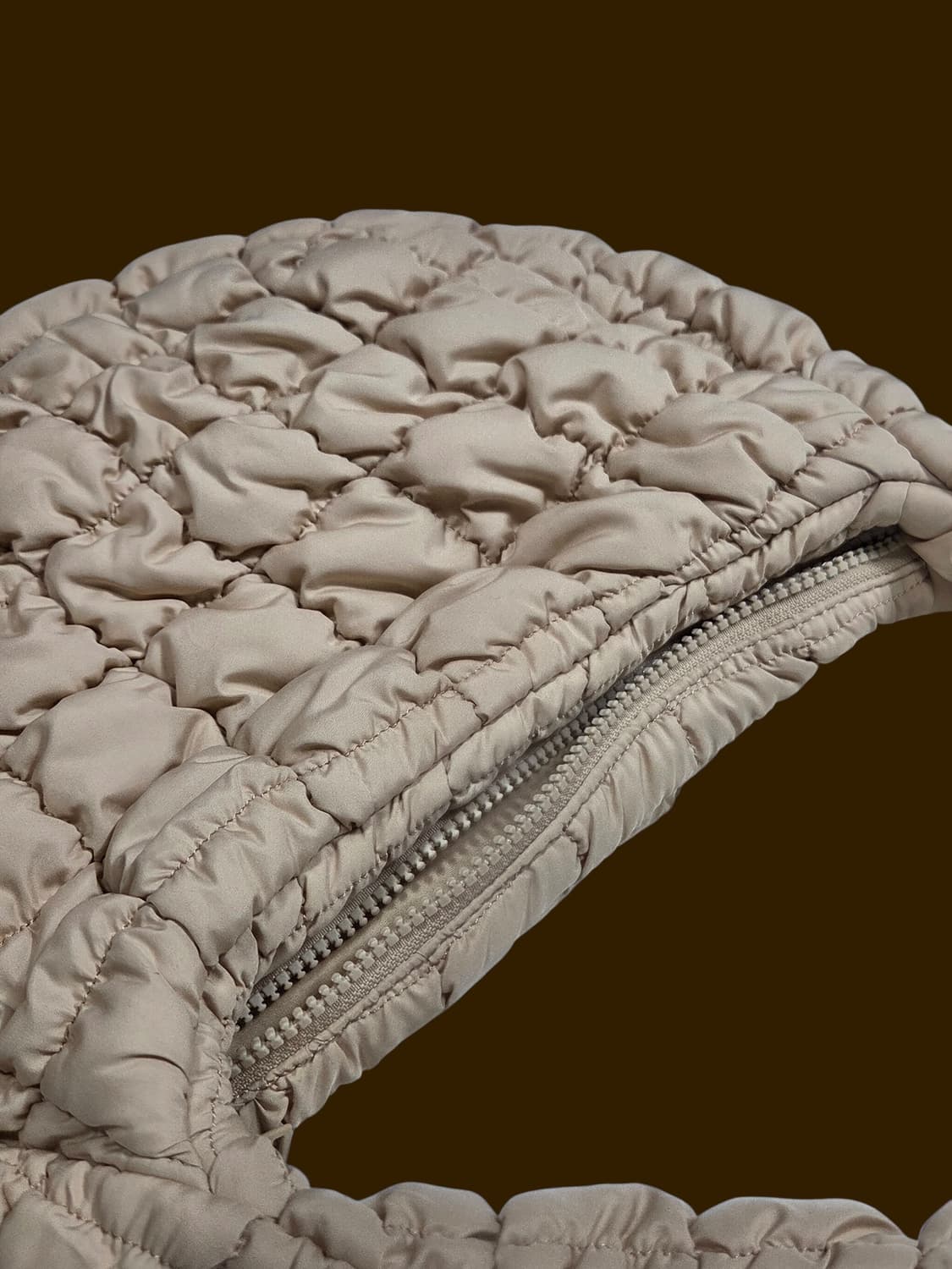 코스 베이지 퀄팅 패딩 숄더백 상품이미지2