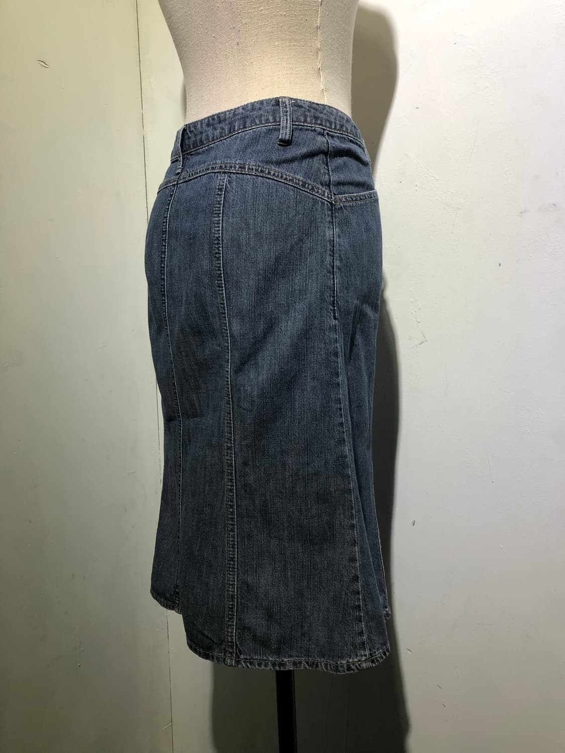 스티치포인트 데님 미디 스커트 상품이미지5