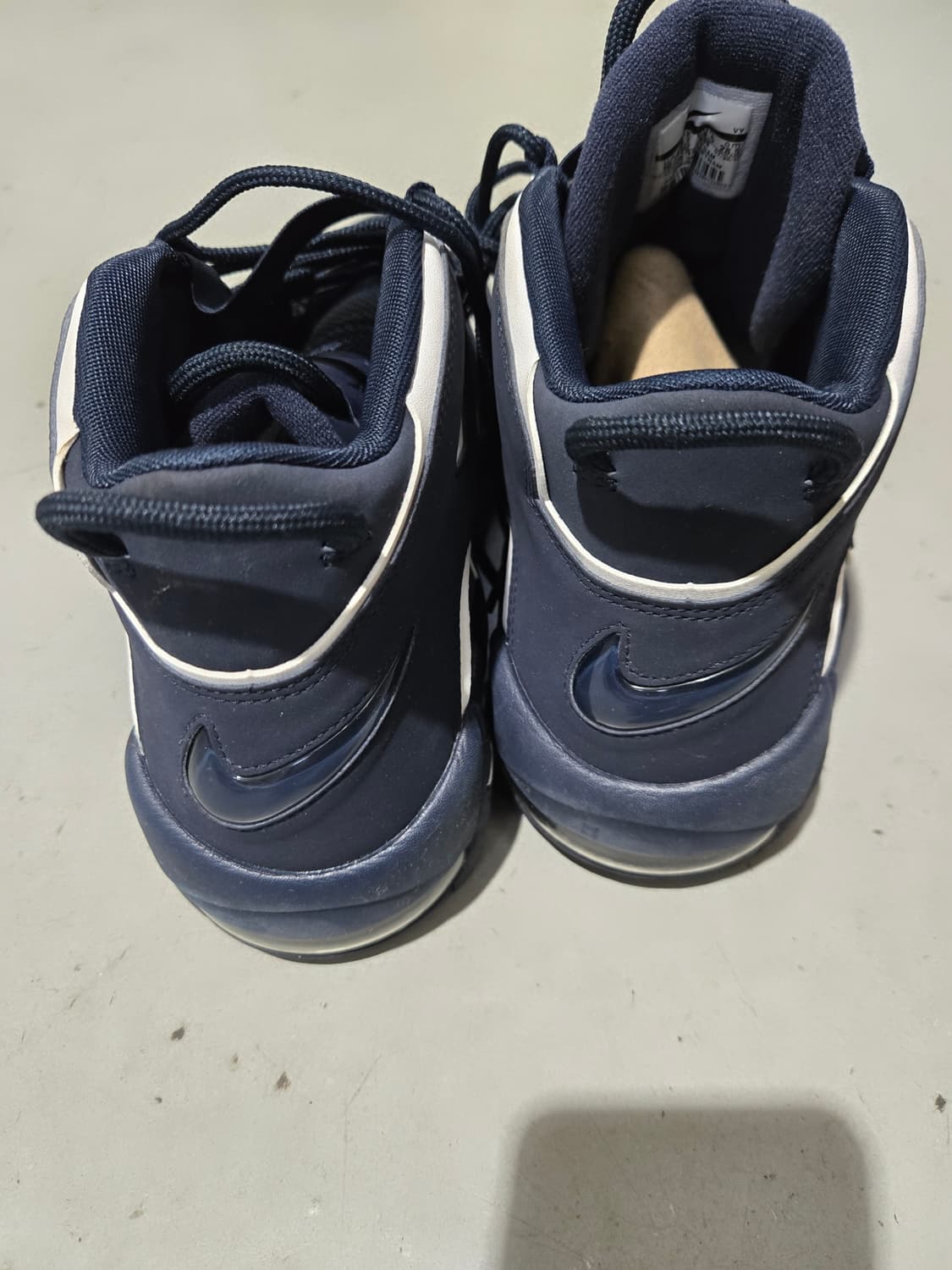 나이키 업템포 옵시디언  상품이미지3