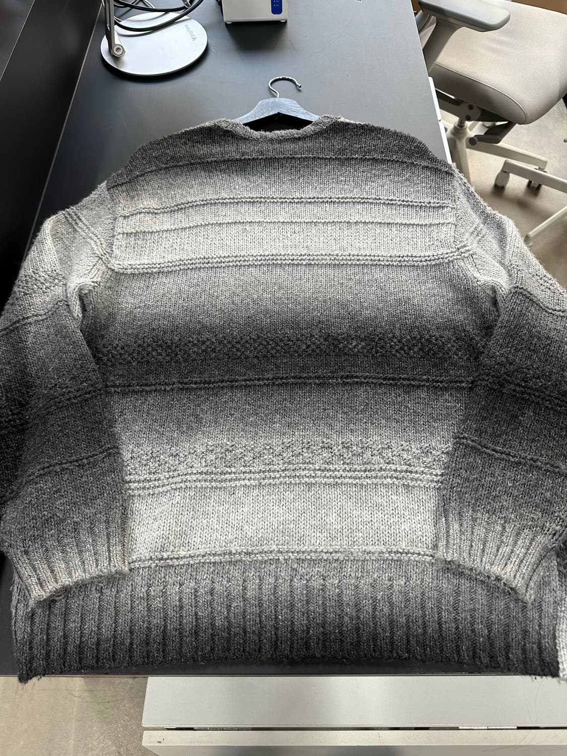 슈프림 22AW 그라디언트 스트라이프 스웨터 상품이미지6