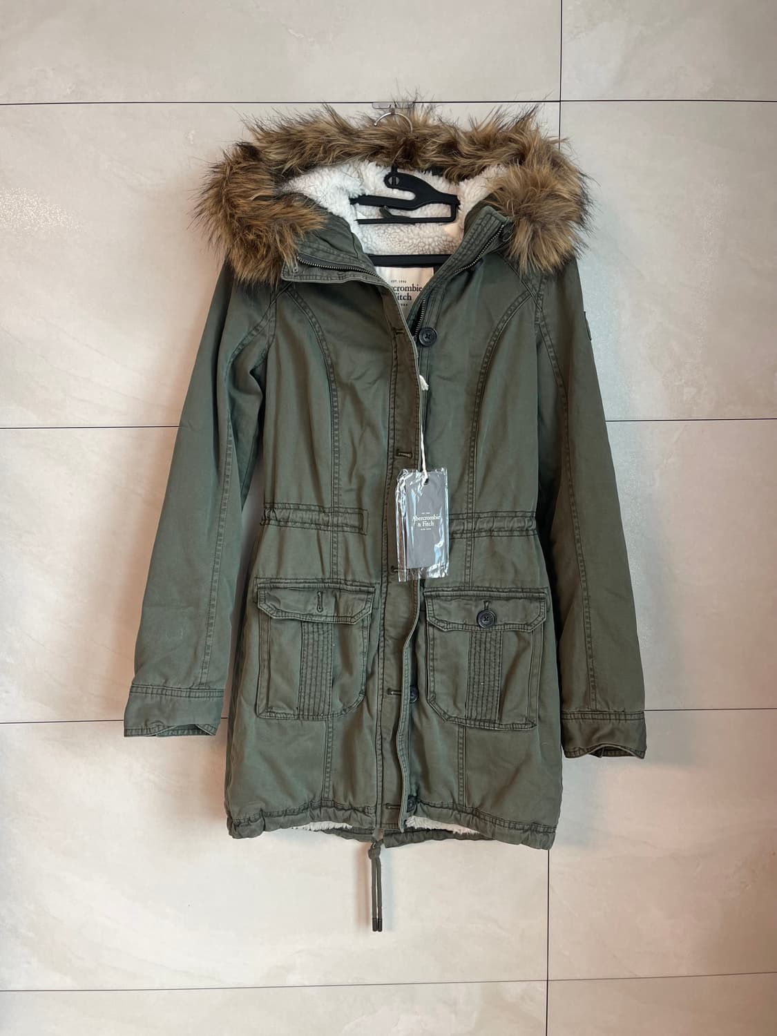 새상품 아베크롬비 퍼 트리밍 후드 파카 카키 [XS] 상품이미지2