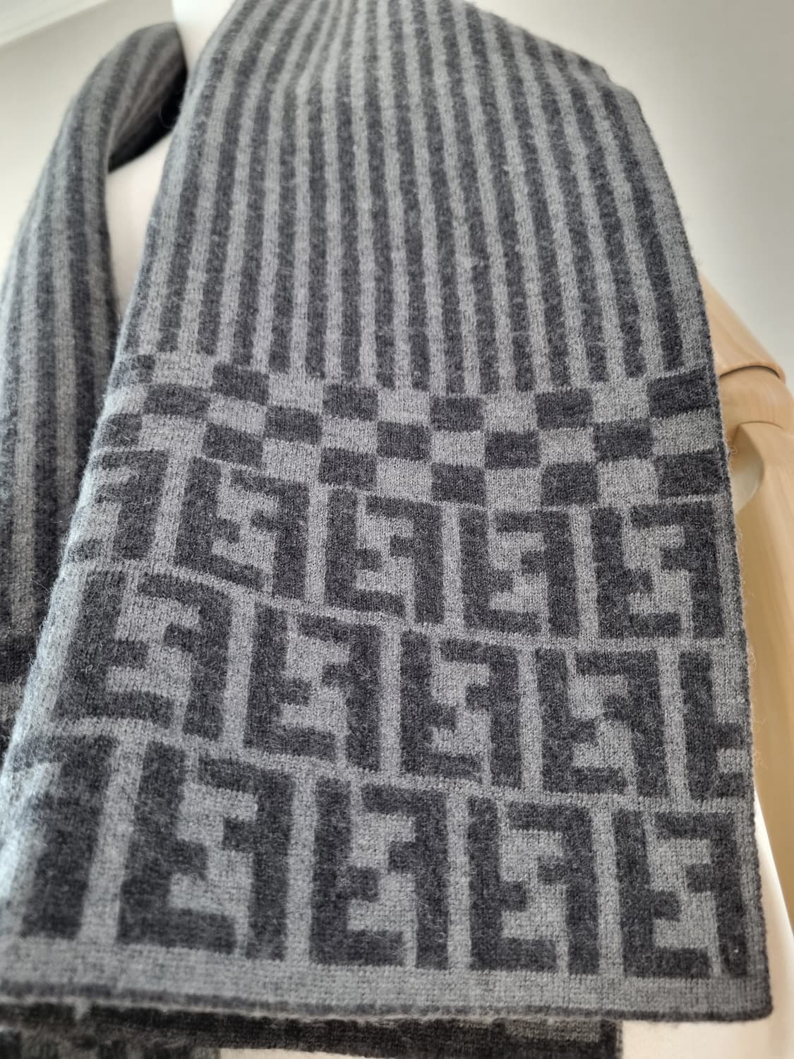 정품 펜디 머플러 상품이미지6