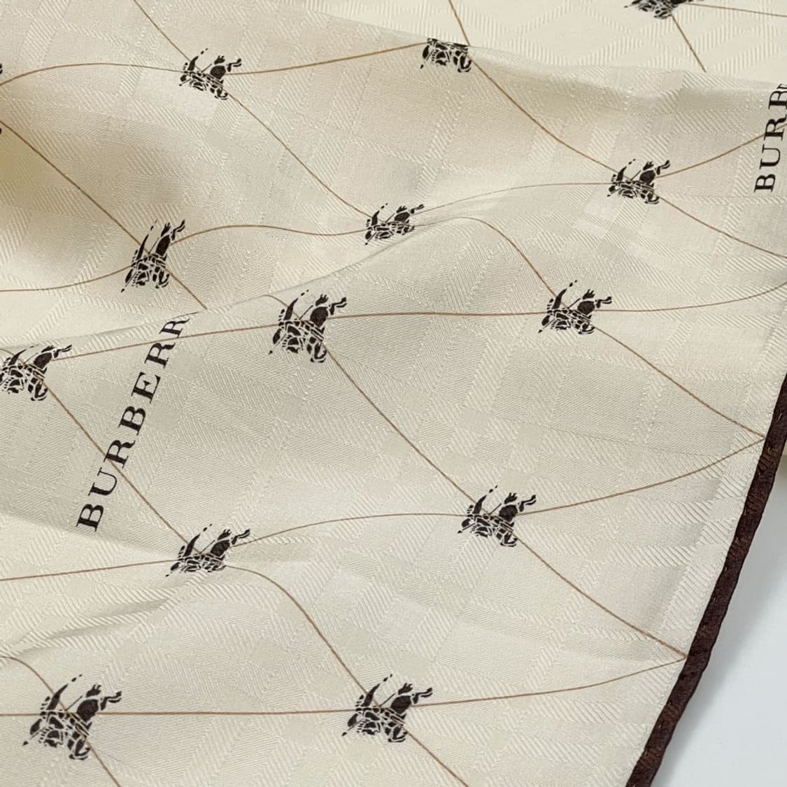 (새상품) burberry/ 버버리 실크 쁘띠스카프 손수건 상품이미지2