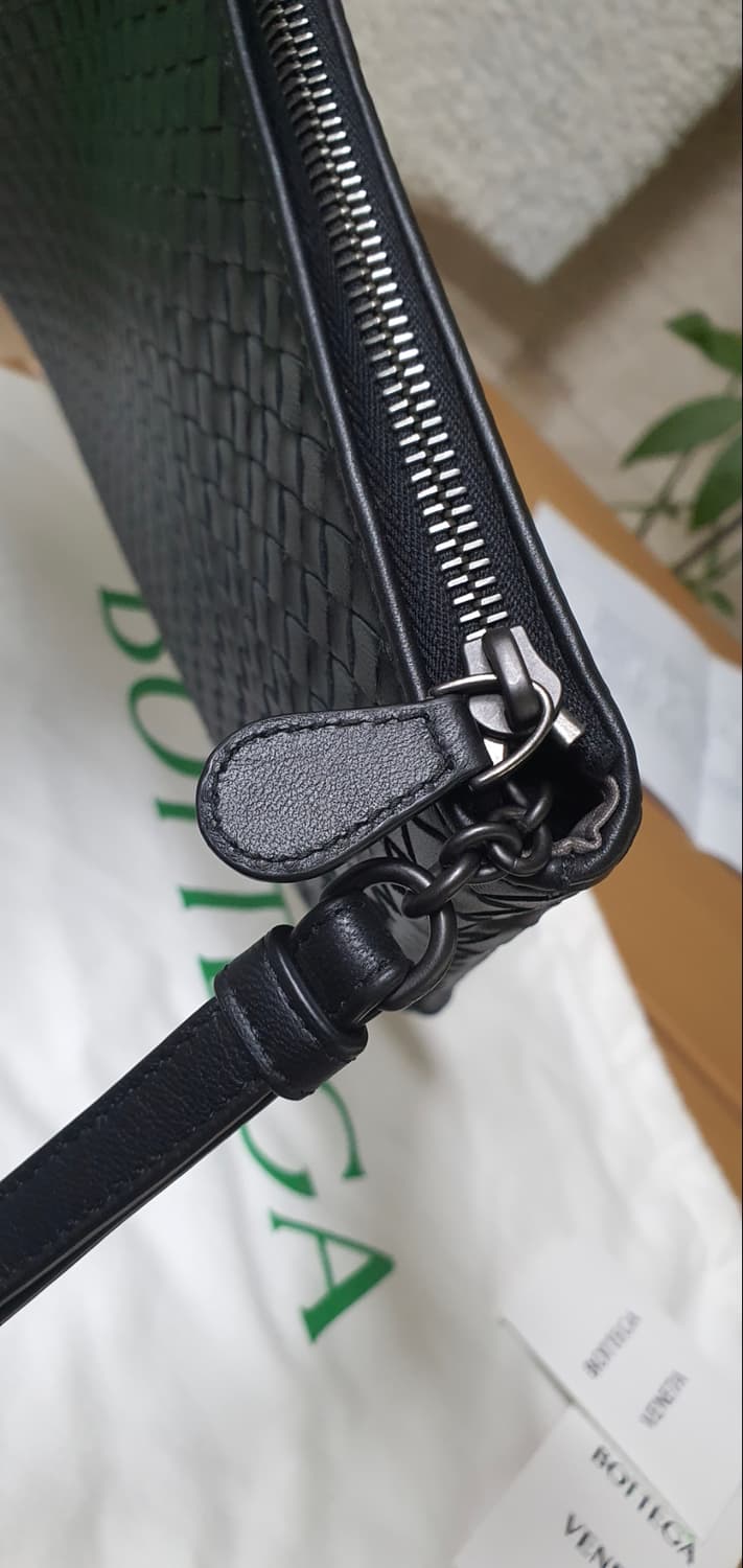 (미사용)보테가베네타 클러치/클러치백 라지 새상품급 정품(영수증O) 상품이미지4