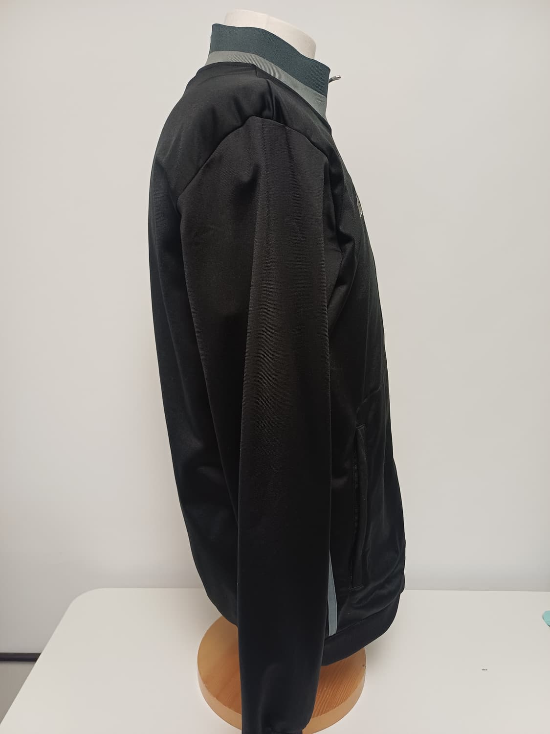 [100] 16-17 울산현대 아디다스 컨디보 16 프레젠테이션 자켓 상품이미지2