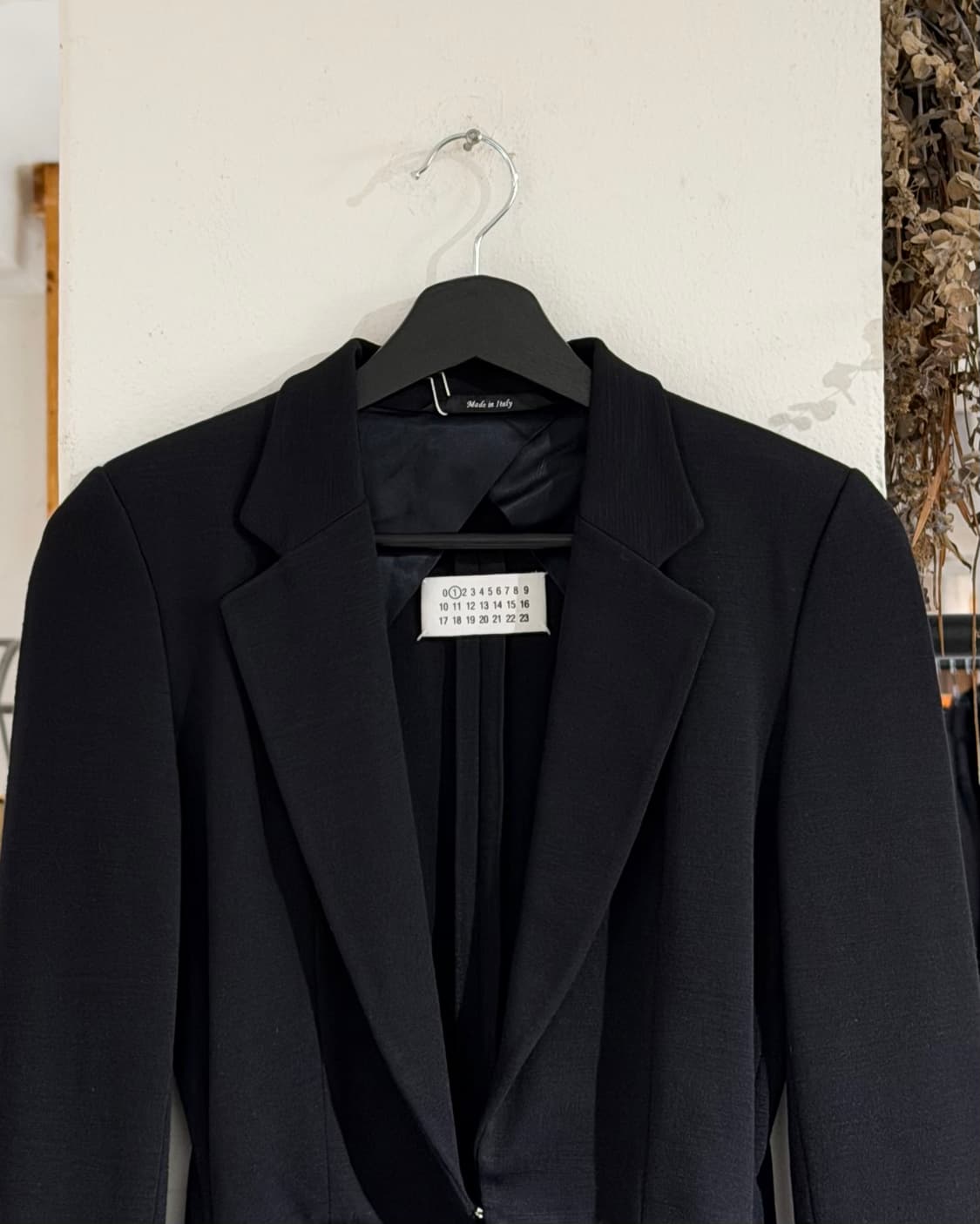 메종 마르지엘라 블랙 프론트 컷아웃 자켓 상품이미지4