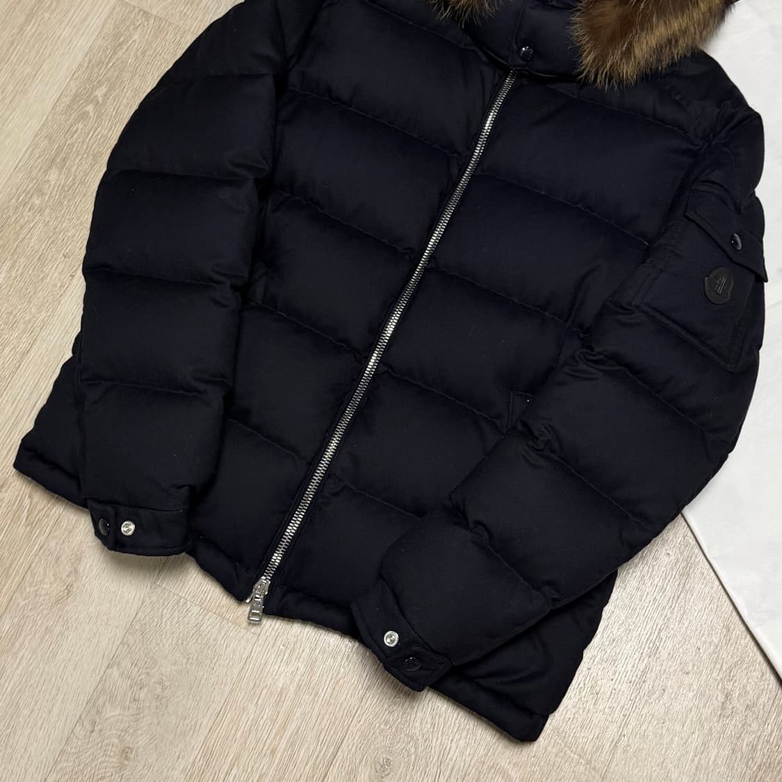 [5/새상품급] 몽클레어 알레만드 패딩 블랙와펜 상품이미지3