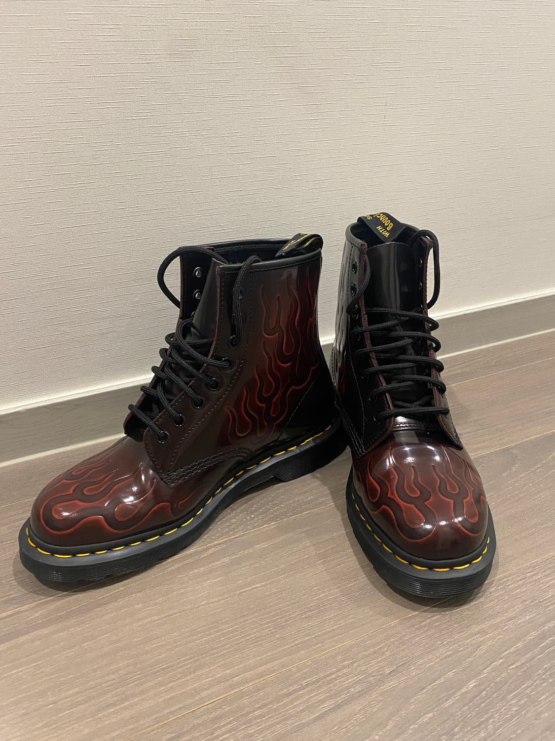 닥터마틴 인페르노 체리레드 상품이미지1