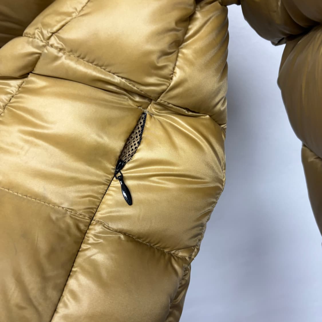 노스페이스 메트로 패딩 700 골드색상 상품이미지8