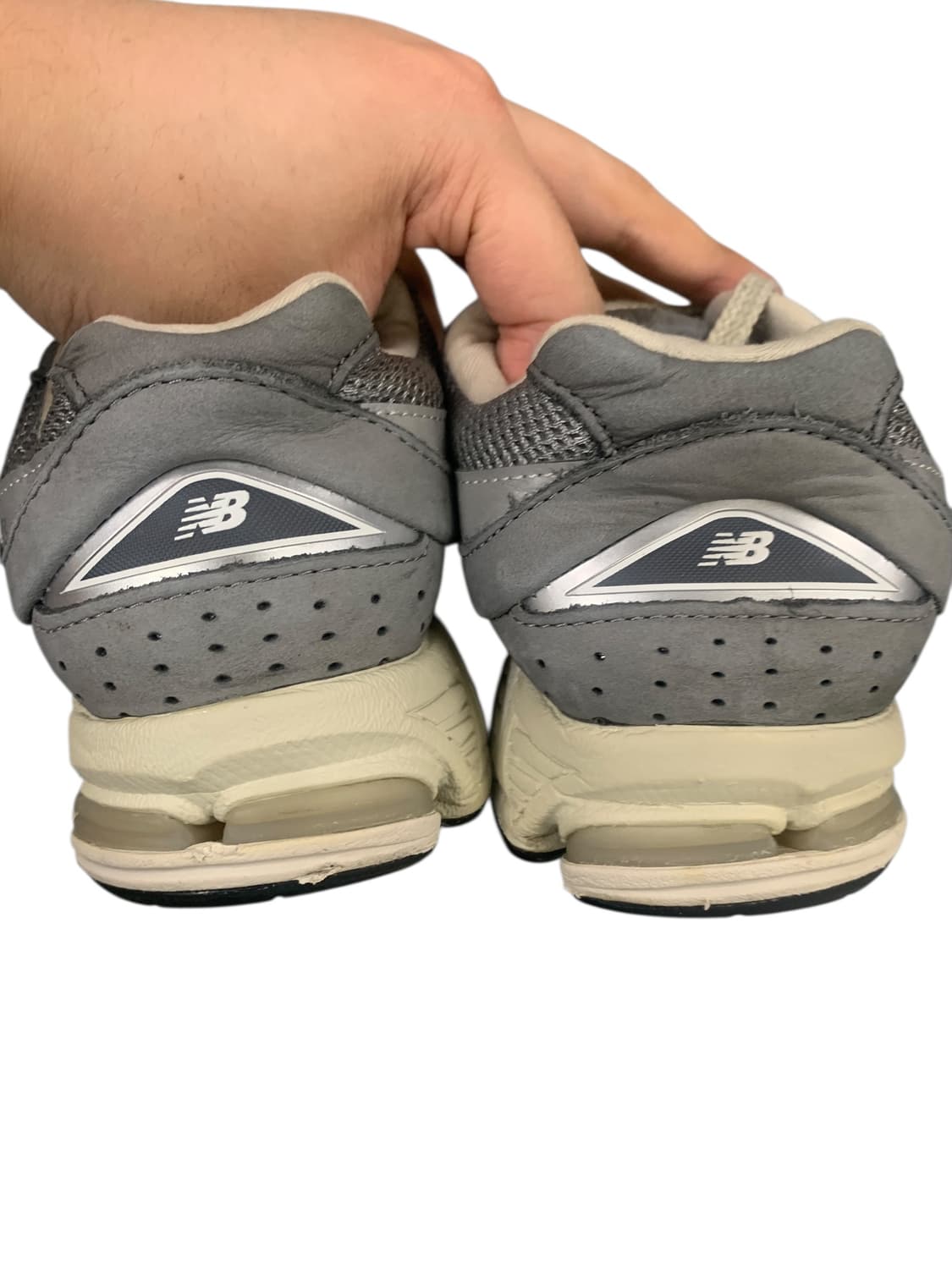 뉴발란스 2002R 프리미엄 스니커즈 빈티지 그레이 245 상품이미지8