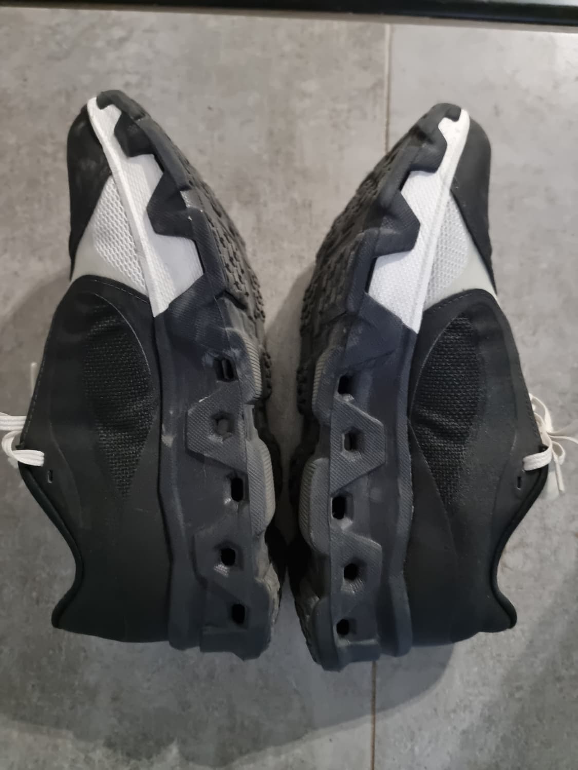 265) 파프 온러닝 클라우드 몬스터 하이퍼 블랙 상품이미지2