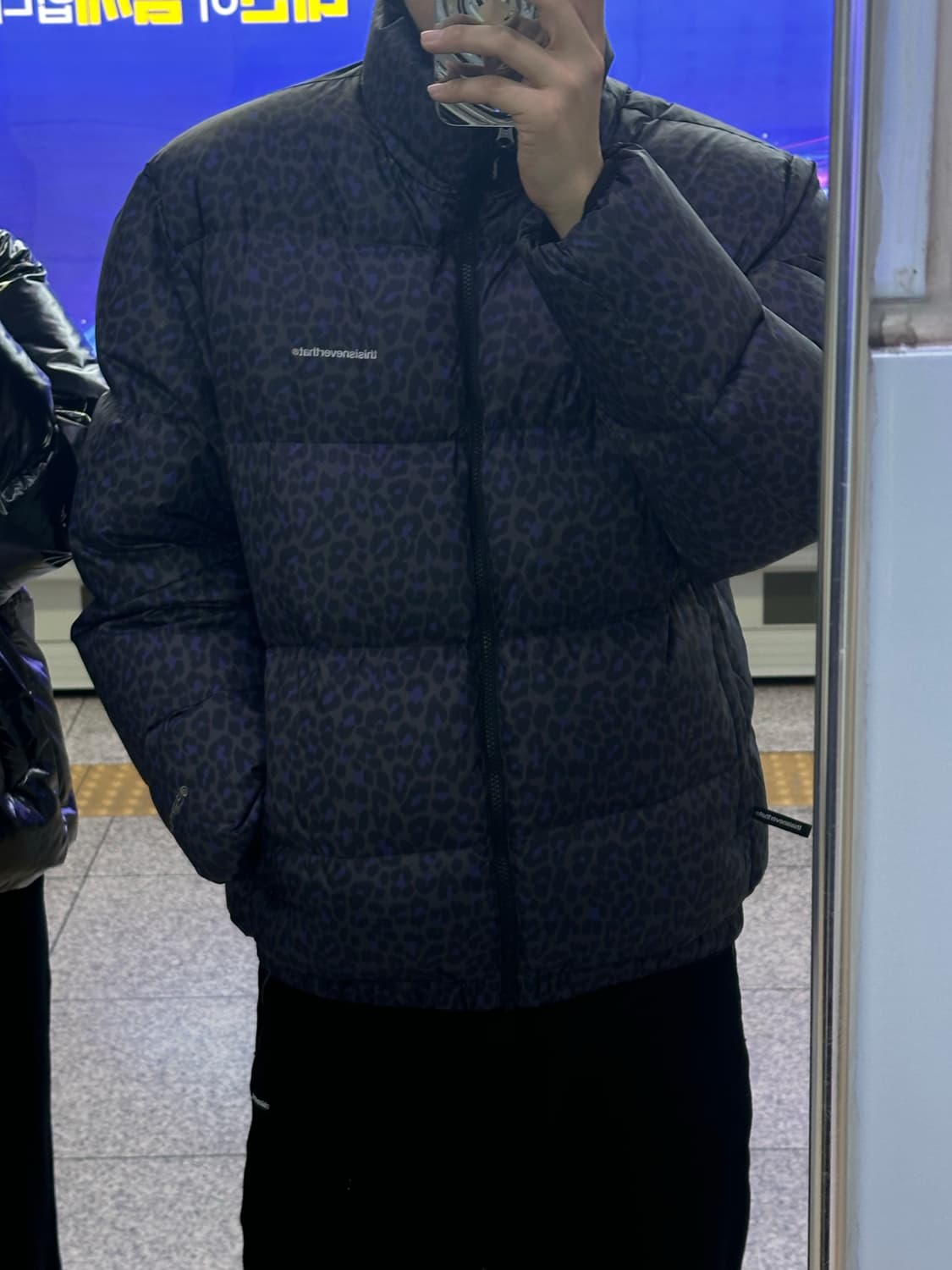 디스이네버뎃 패딩 판매합니다 상품이미지1