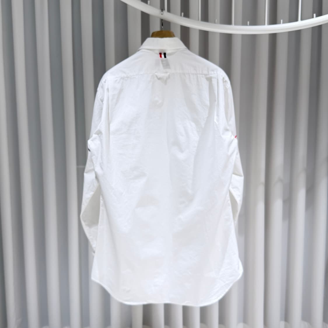 (A+/5) / 톰브라운 옥스포드 그로그랭 암밴드 클래식 셔츠 화이트 상품이미지7