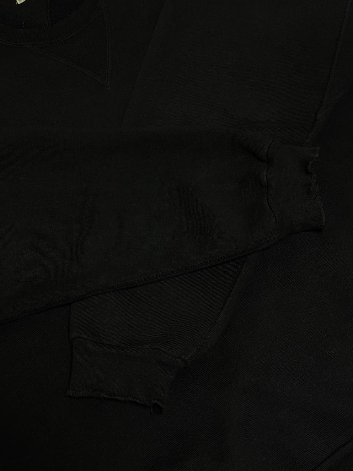 [4] 아프레쎄 26ss 빈티지 더블 브이 스웻 블랙 상품이미지6
