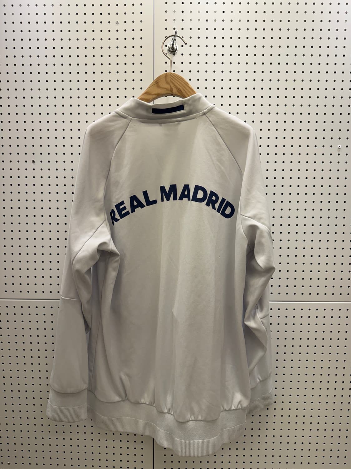 아디다스 레알 마드리드 로고 트랙 자켓 U1162 상품이미지3