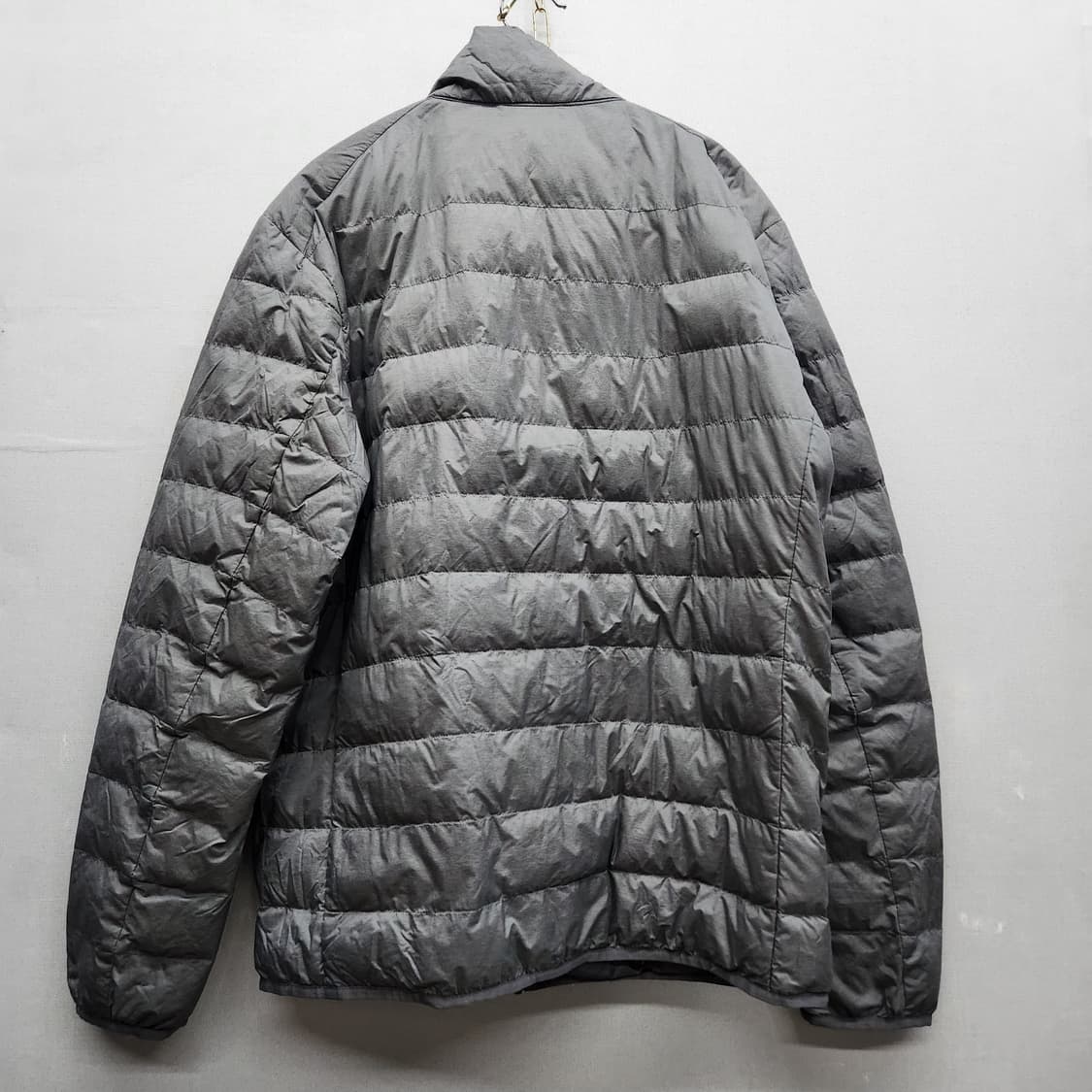 유니클로 라이트 그레이 경량 다운 패딩 L 상품이미지3