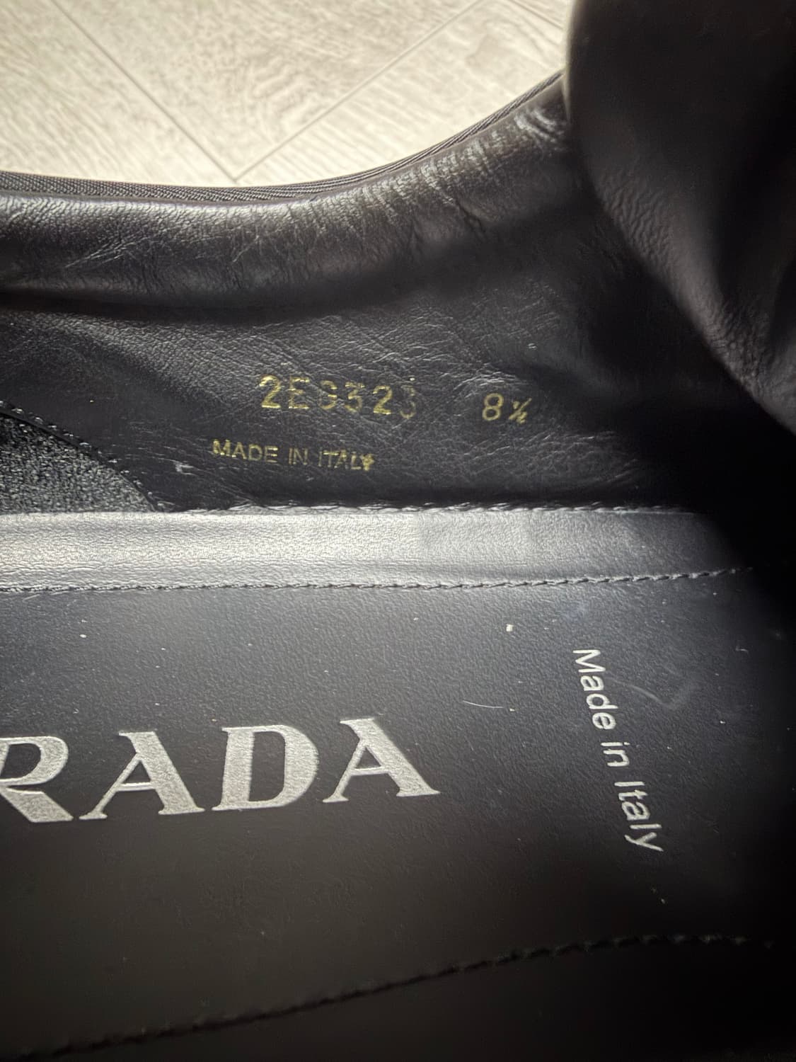     프라다 나일론 개버딘 트라이앵글 로고 스니커즈 상품이미지7