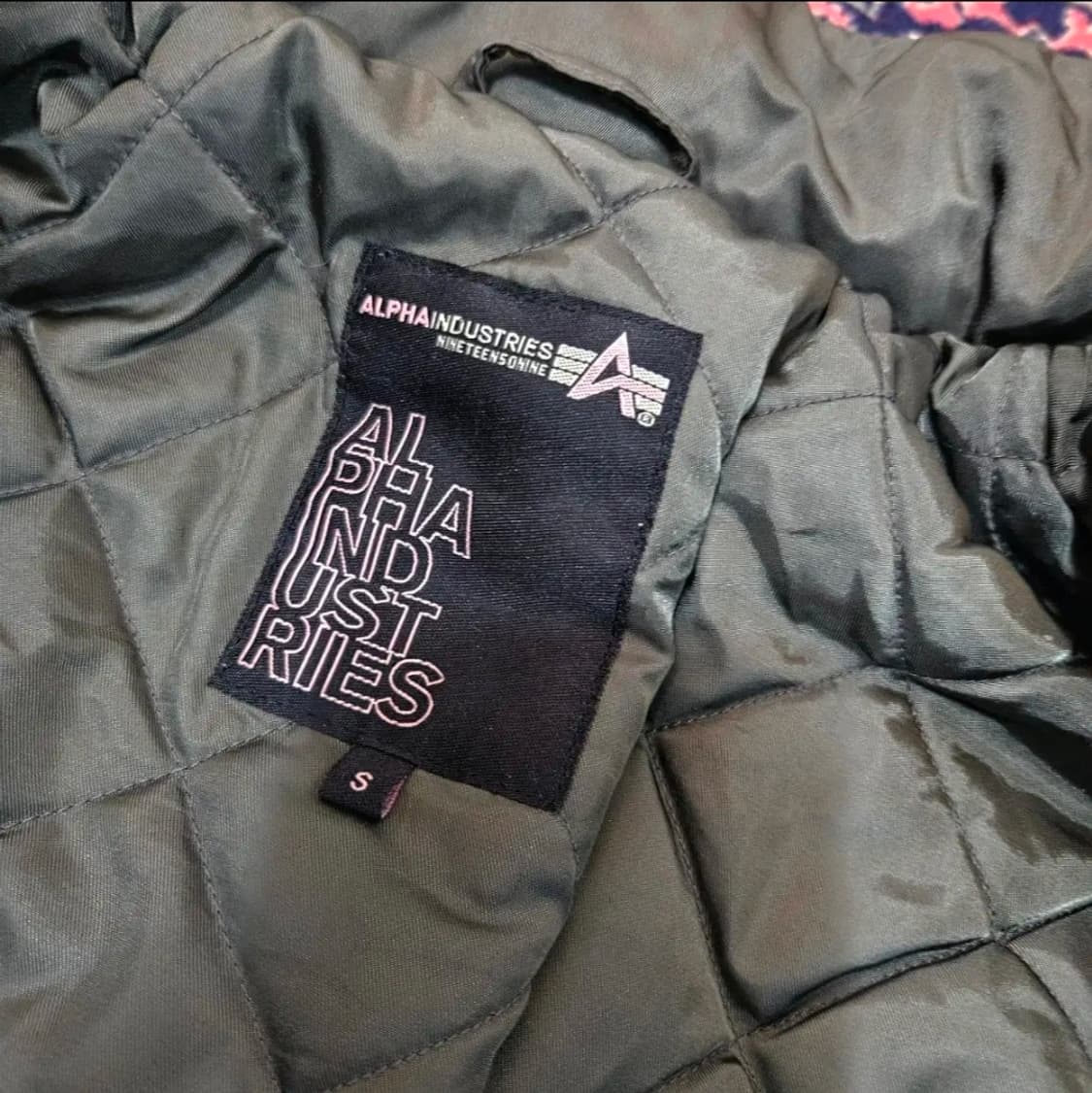 (새상품)알파인더스트리 벨티드 가죽덧댐 누빔 숏 항공 점퍼 상품이미지8