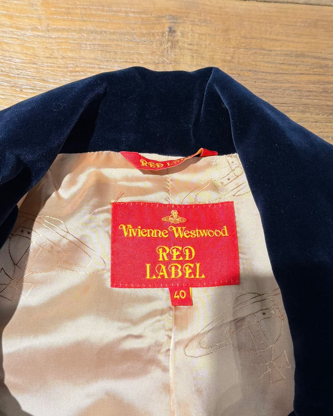 비비안웨스트우드 레드라벨 네이비 벨벳 롱코트 상품이미지7