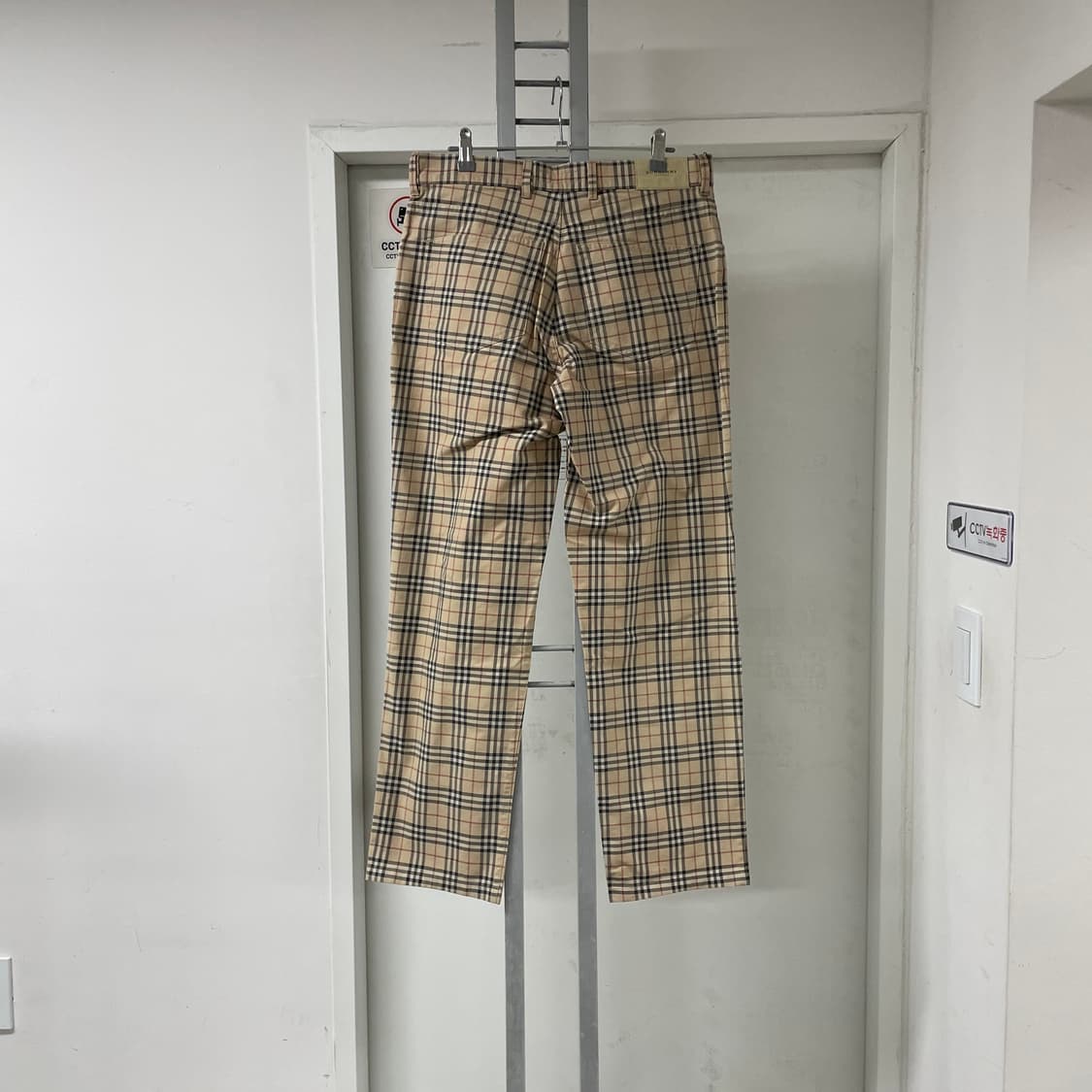 버버리 노바 베이지 팬츠 32R 상품이미지1