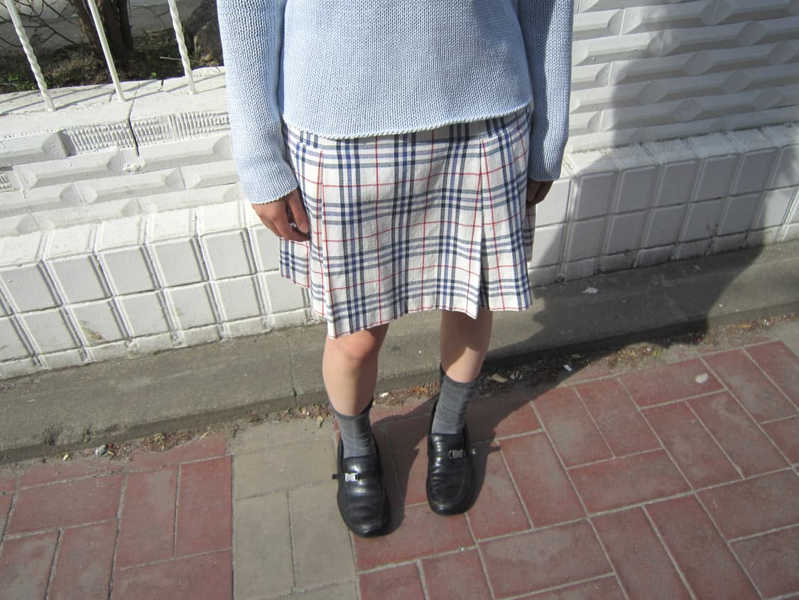 버버리 런던 플리츠 미디 스커트 노바체크 디테일 A라인 화이트 상품이미지1