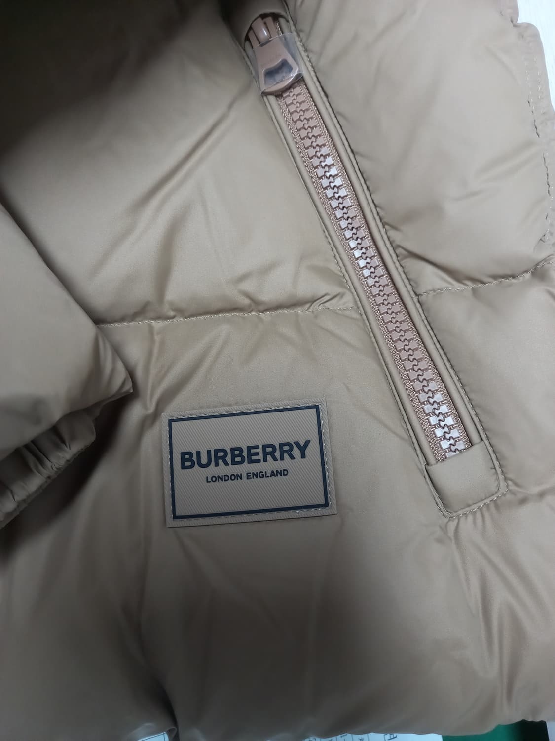 버버리 할스비 패딩 L(실용105) 카멜 상품이미지2