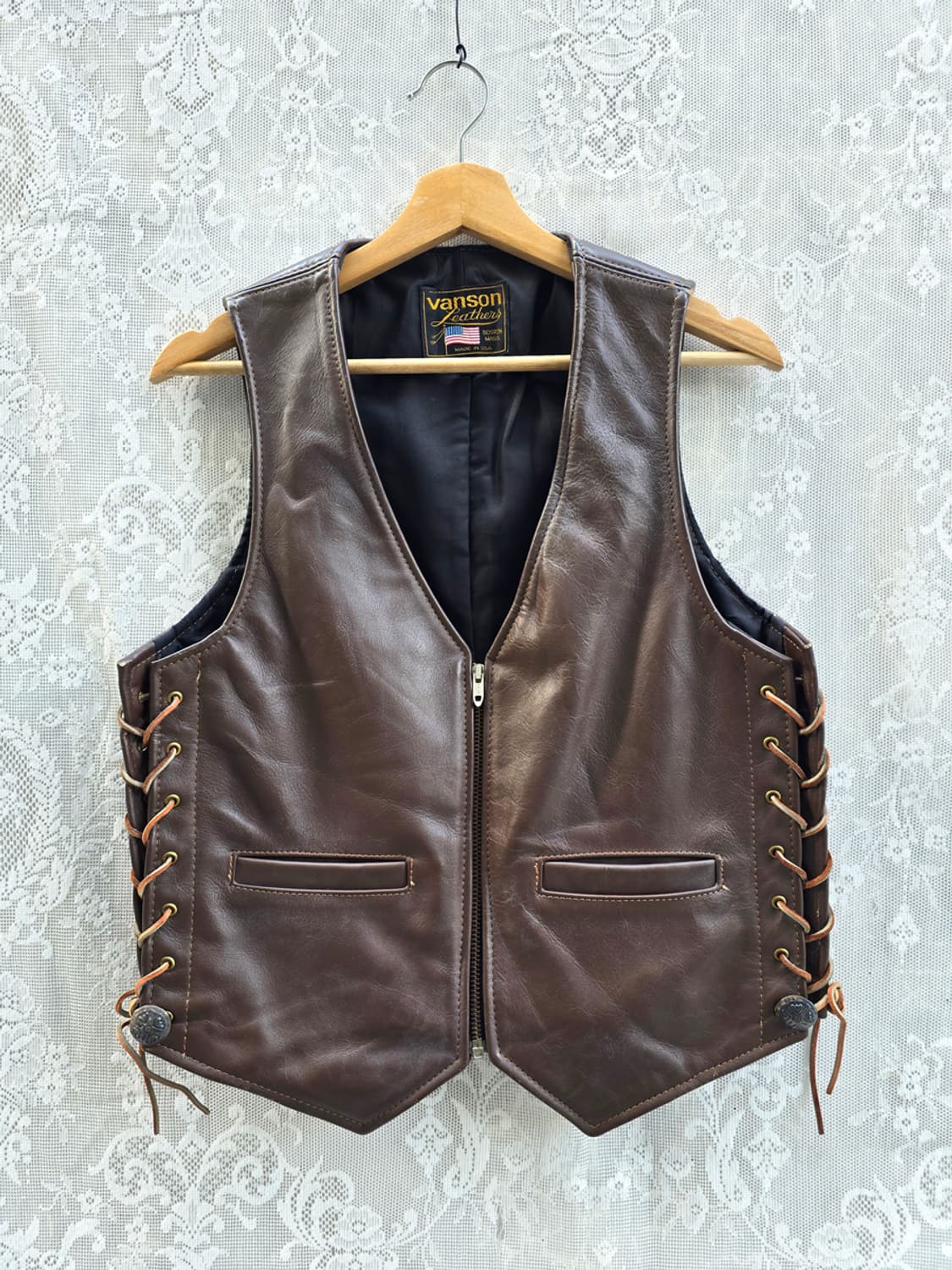 밴슨 레더 가죽 아일렛 베스트 (made in usa) 상품이미지1