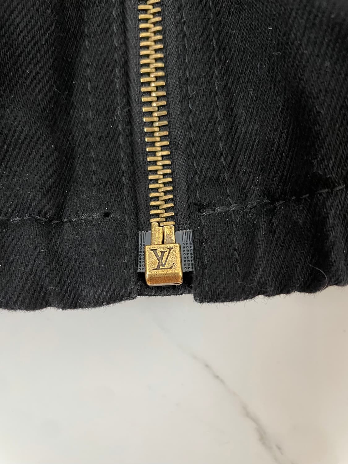 루이비통 카펜터 모노그램 데님 후드 자켓 50 백화점택 상품이미지3