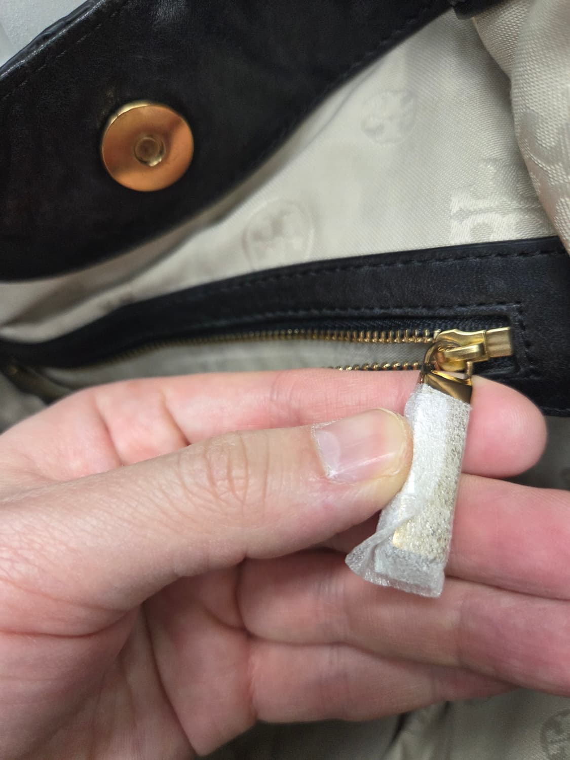 토리버치 소가죽 빅 토트백 상품이미지8