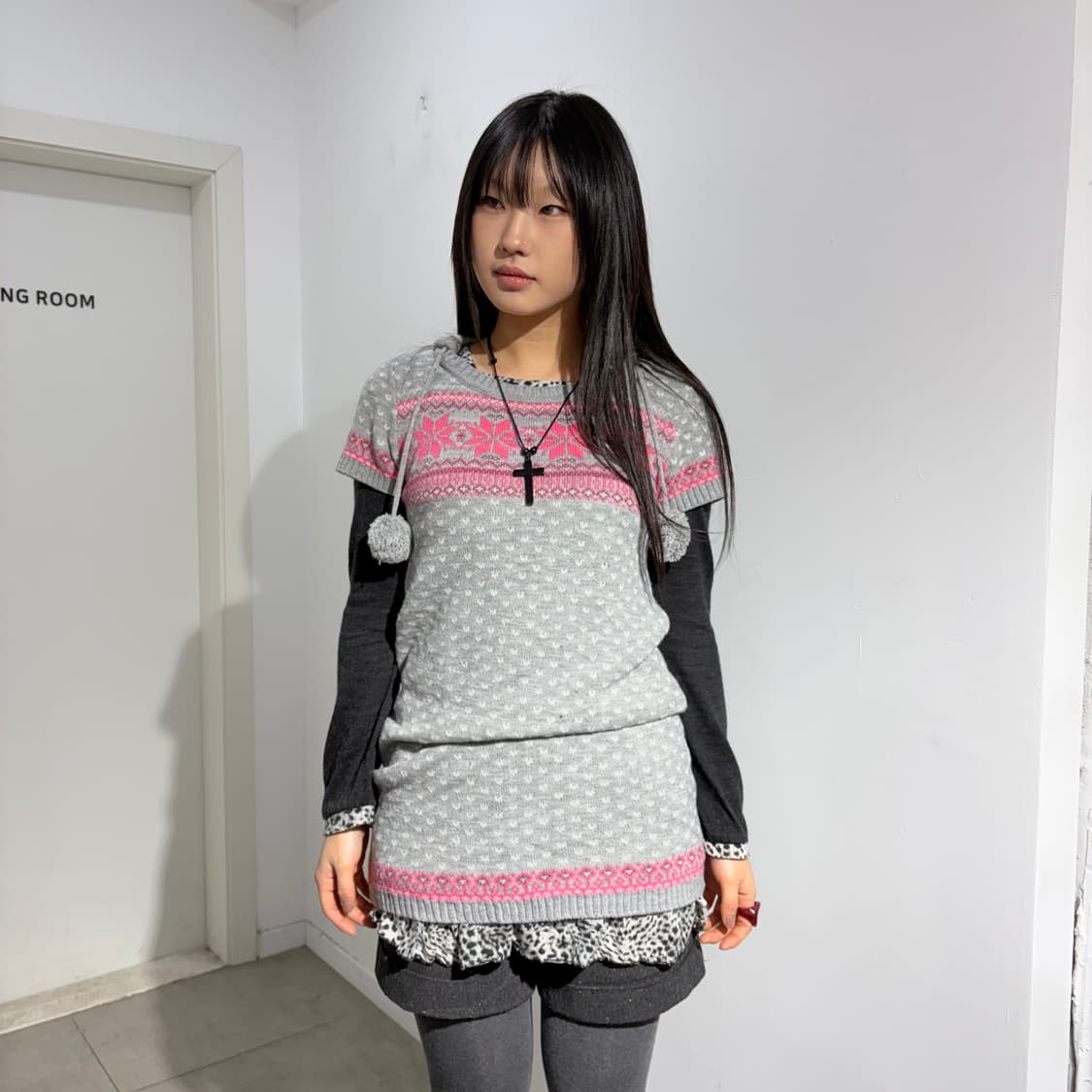 핑크 그레이 폼폼이 노르딕 반팔 원피스 상품이미지1