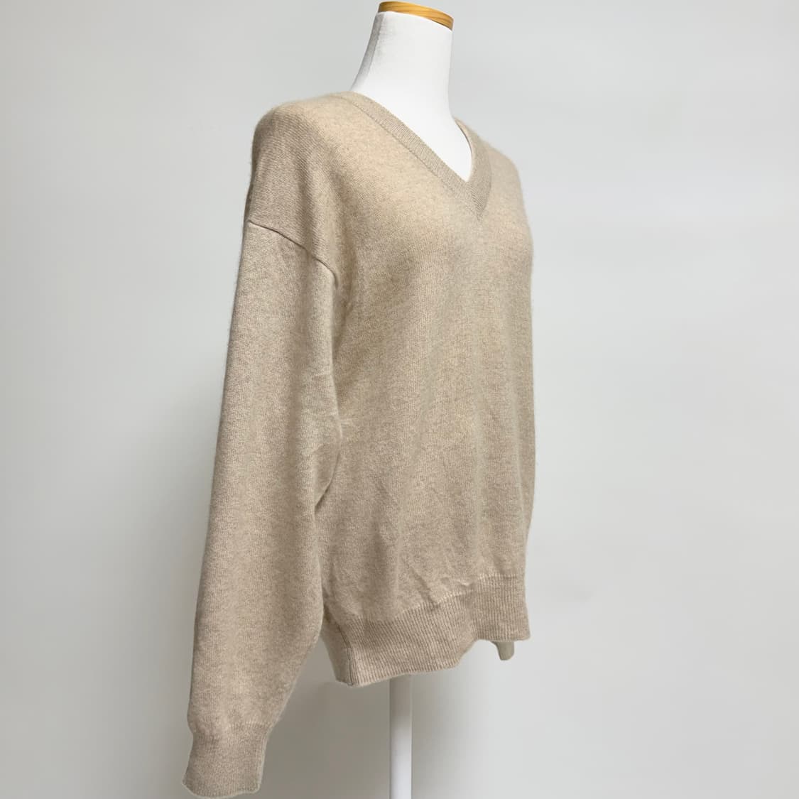 [캐시미어 100%] 오트밀 베이지 브이넥 니트 M 상품이미지2