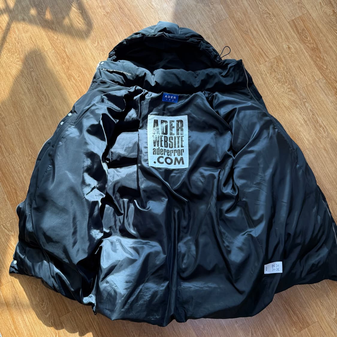아더에러 로고 패딩 상품이미지4