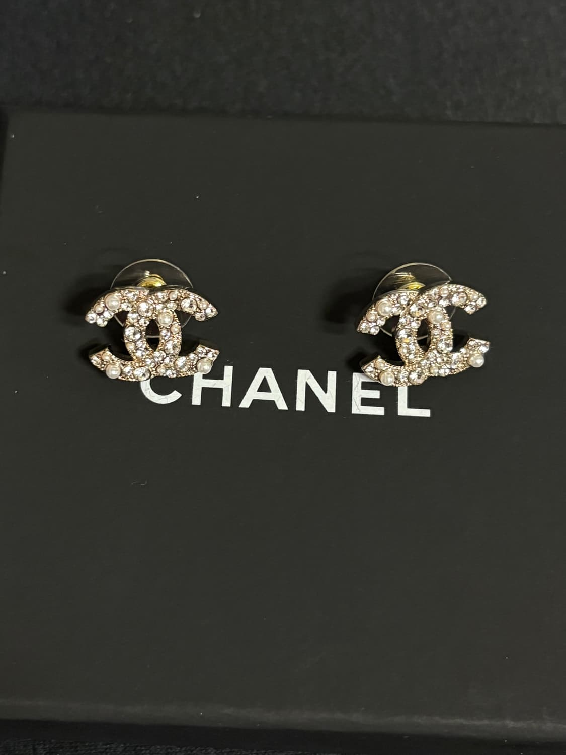 샤넬 정품 업사이클링 cc로고 진주 펄 크리스탈 귀걸이 상품이미지1