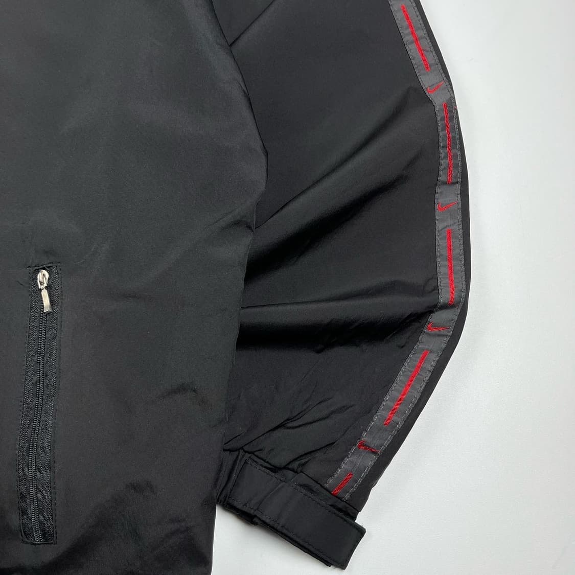 나이키 스우시 사이드라인 블랙 바람막이 자켓 상품이미지4