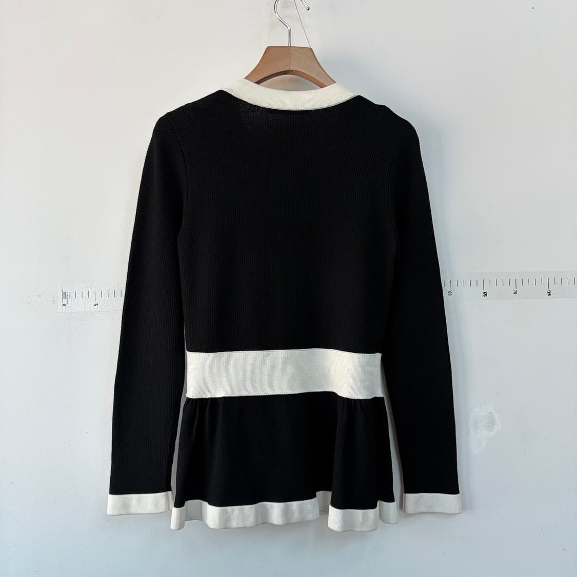 명품 카롤리나에레나 블랙 화이트 가디건 상품이미지5