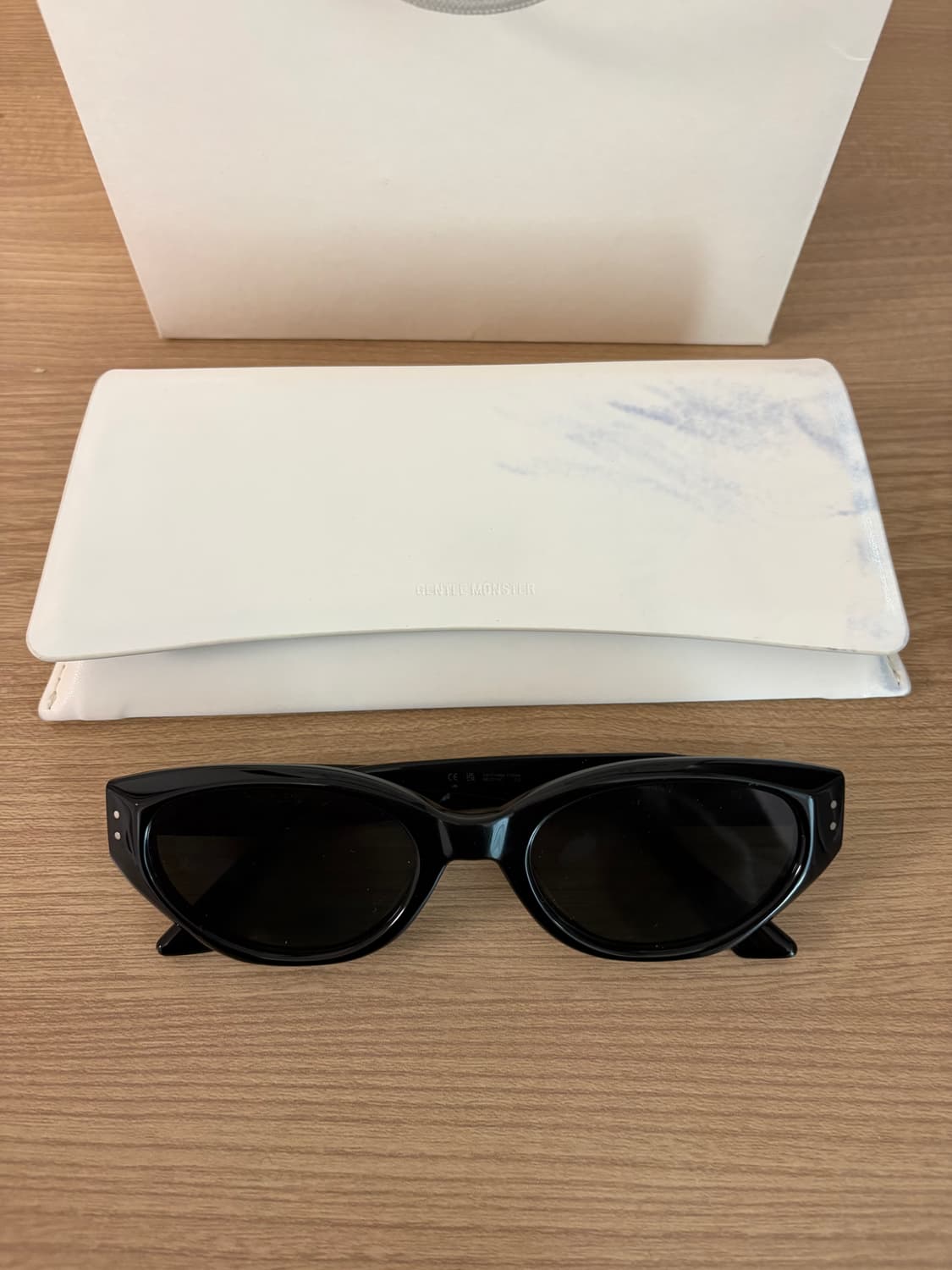 젠틀몬스터 로코코 01 블랙 (풀박스) 상품이미지2